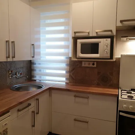 Adri زلاكاروس